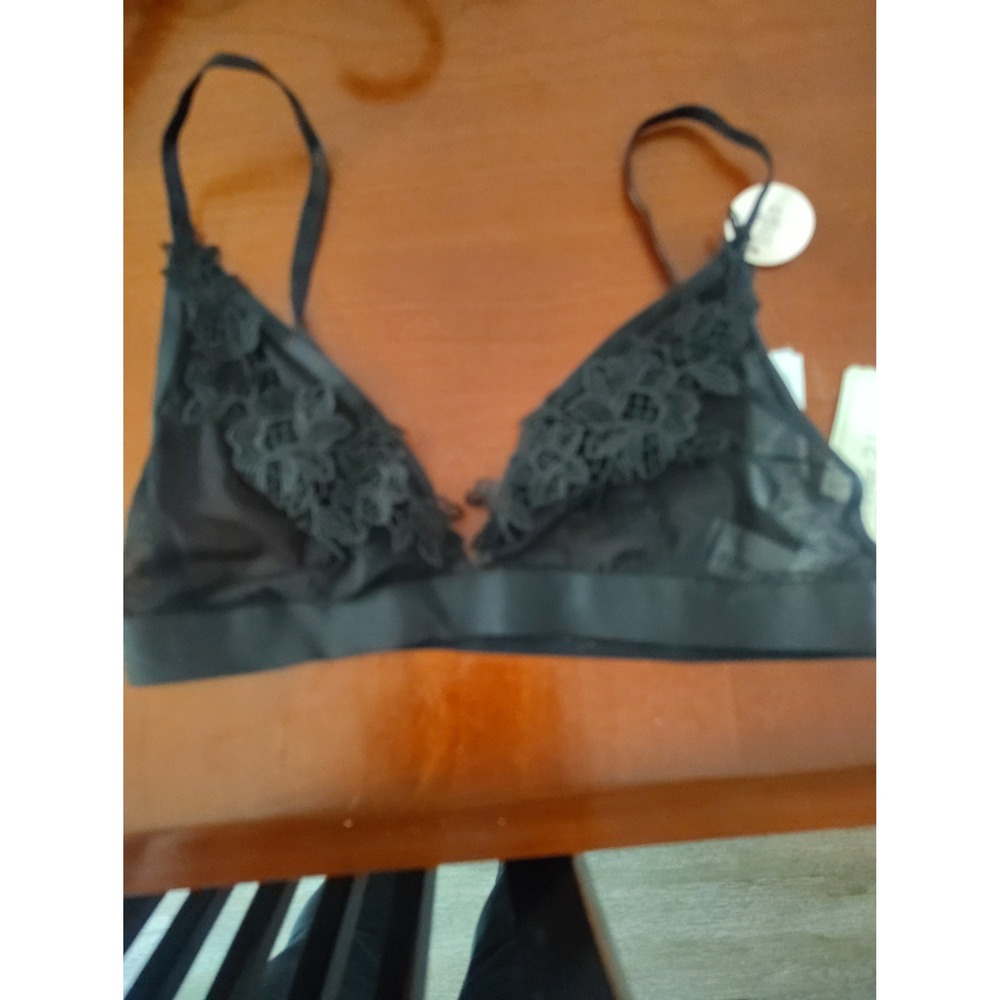 Forever 21 Lingerie Black Mesh Floral Lace Bralette Triangle Bra Size Medium NWT